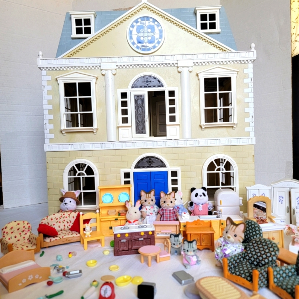Calico critters cloverleaf mayor furnished w/ accesorios